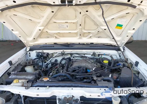 2001 Nissan Frontier Xe-V6 from USA, damaged, VIN 1N6ED27T81C343710